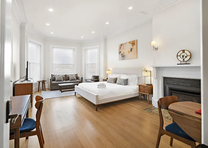 The Gryphon House Bed & Breakfast Boston